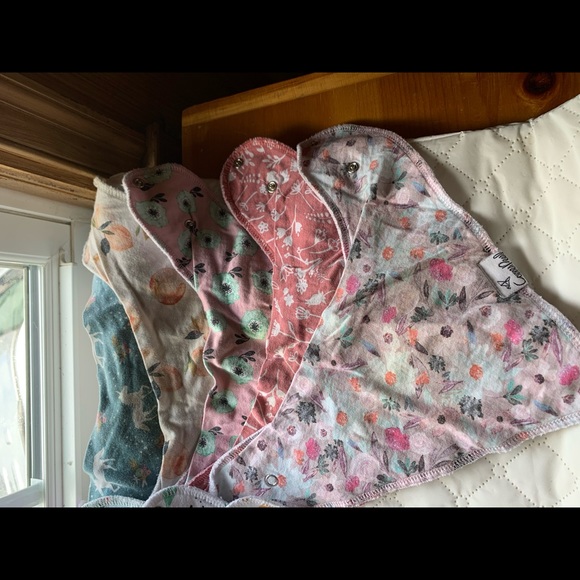 Copper Pearl bandana bib - Picture 4 of 4